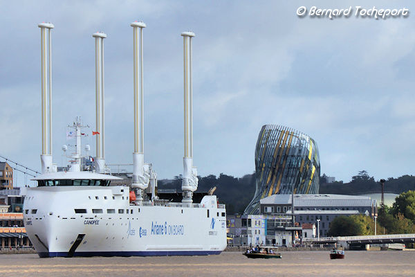 Canopée cargo de transport Ariane 6 devant la Cité du Vin à Bordeaux | Photo Bernard Tocheport