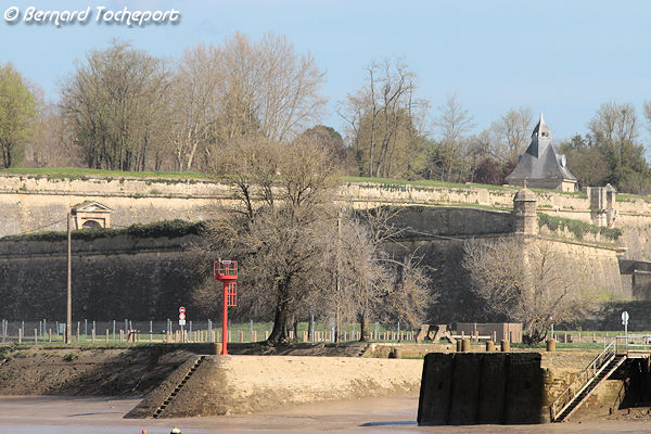 Croisières Blaye du Marco Polo : arrivée devant la Citadelle | Photo Bernard Tocheport