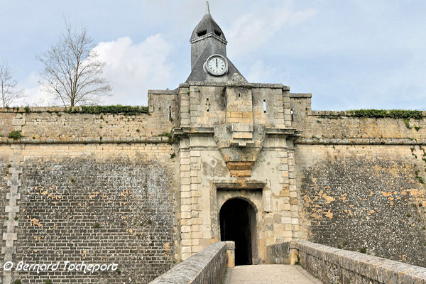 Croisières du Marco Polo : Blaye une entrée de la Citadelle | Photo Bernard Tocheport
