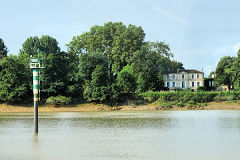 Croisières Marco Polo belle demeure en bordure de Garonne | Photo Bernard Tocheport