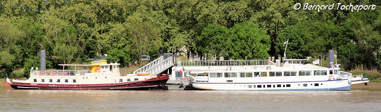 Bateau Marco Polo au ponton Montesquieu à Bordeaux | Photo Bernard Tocheport