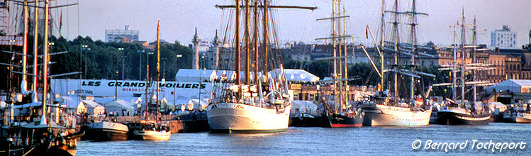 1990 alignement grands voiliers à Bordeaux