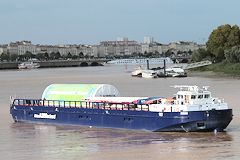 Tronçon Airbus A380 sur la barge Brion -  photo 33-bordeaux.com