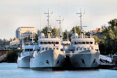 4 navires militaires au ponton d'honneur -  photo 33-bordeaux.com