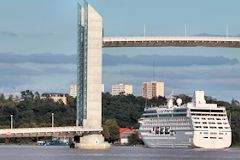 Bateau naviguant sur la Garonne -  photo 33-bordeaux.com