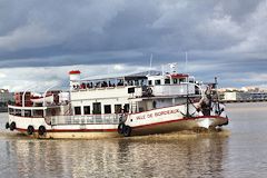 Bateau naviguant sur la Garonne -  photo 33-bordeaux.com