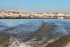 Façade des quais depuis la GARONNE à Bordeaux -  photo 33-bordeaux.com