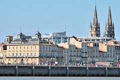 Hôtel Fenwick et façade des quais depuis la GARONNE à Bordeaux -  photo 33-bordeaux.com