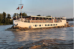 Bateau Le ROYAL sur la Garonne -  photo 33-bordeaux.com