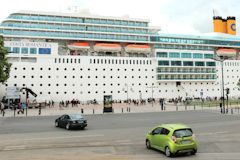 COSTA ROMANTICA navire croisière et quais de Bordeaux  -  photo 33-bordeaux.com