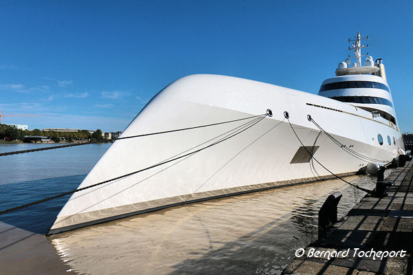 Yacht A design Philippe Starck en escale à Bordeaux | Photo 33-bordeaux.com