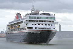 Le Braemar arrive à Bordeaux sous la pluie | Photo Bernard Tocheport