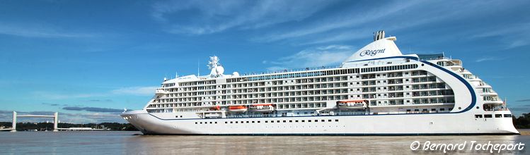 Navire SEVEN SEAS VOYAGER au départ de Bordeaux