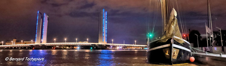 Voilier Ring Andersen et pont Chaban Delams à Bordeaux | Photo Bernard Tocheport