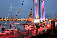 Illumination voilier SINBAD au ponton d'honneur -  photo 33-bordeaux.com