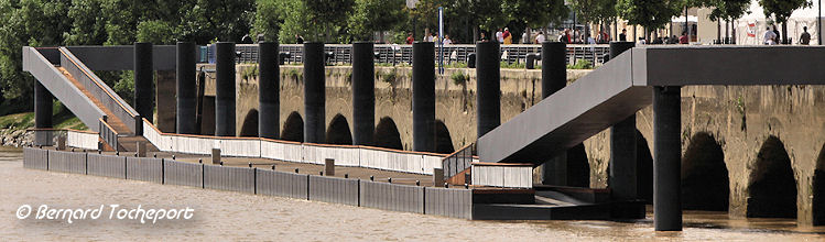 Ponton d'honneur sur la Garonne