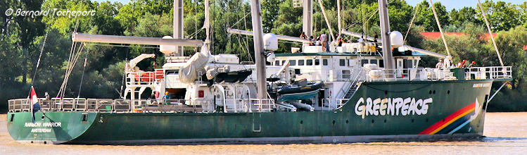 Rainbow Warrior navire de Grreenpeace à Bordeaux | Photo Bernard Tocheport