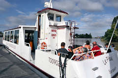 Bateau Pibal au ponton de Libourne | Photo Bernard Tocheport