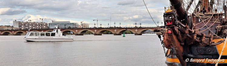 Bateau Le Pibal et 3 mâts Russe Shtandart à Bordeaux | Photo Bernard Tocheport