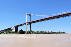 Yacht de Bordeaux Croisière Prestige : Jet ski sous le pont d'Aquitaine | Photo Bernard Tocheport