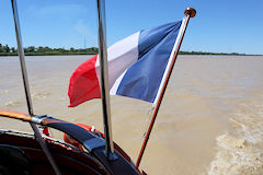 Paysage et Garonne depuis la proue du Luna de la Compagnie Yacht de Bordeaux | Photo Bernard Tocheport