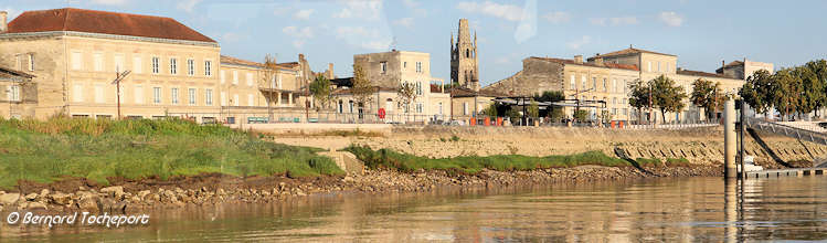 Les quais de Libourne depuis le bateau Pibal | Photo Bernard Tocheport