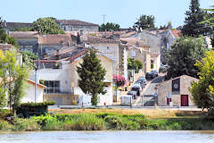 Village sur les bords de la Dordogne | Photo Bernard Tocheport