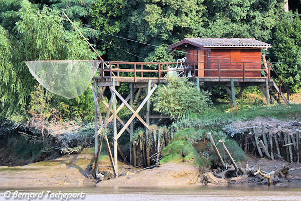 Un carrelet de pêcheur sur les bords de la Dordogne | Photo Bernard Tocheport