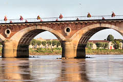 Le pont de pierre de Libourne vu depuis Le Pibal bateau de croisières | Photo Bernard Tocheport