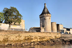 Croisière de Libourne les 2 tours vues depuis l'Isle | Photo Bernard Tocheport