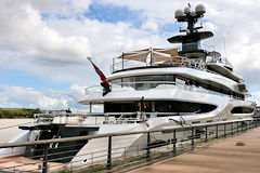 Le yacht Kismet amarré aux quais de Bordeaux | Photo Bernard Tocheport