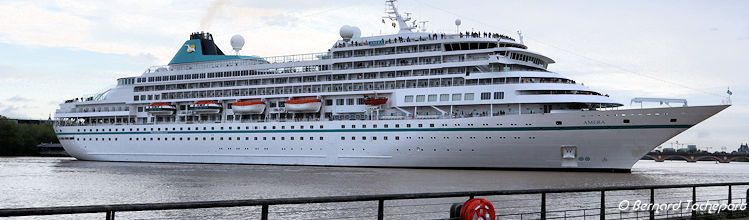 Navire de croisières AMERA en escale à Bordeaux | Photo Bernard Tocheport