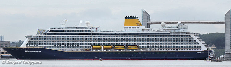 Navire de croisières SPIRIT OF ADVENTURE en escale à Bordeaux | Photo Bernard Tocheport