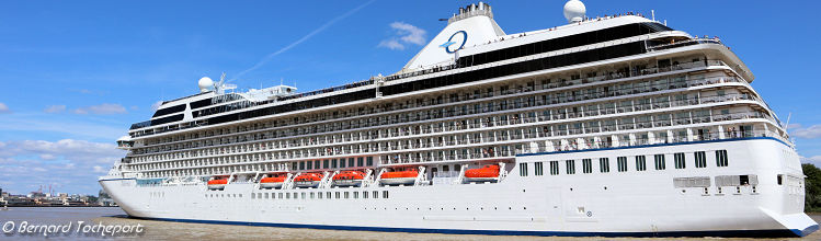 Marina navire de croisières à Bordeaux | Photo Bernard Tocheport