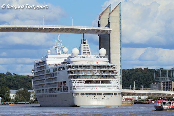 Navire Silver Spirit pour la 1000ème levée du pont Chaban Delmas | Photo Bernard Tocheport