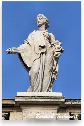 Melpomene muse de la Tragédie : 33-bordeaux.com