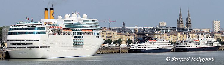 3 paquebots de croisières à quai à Bordeaux