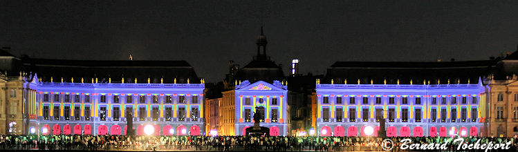 Son et lumière place de la Bourse à Bordeaux