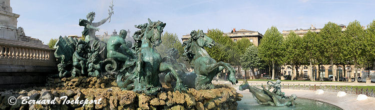 panoramique fontaine des Girondins