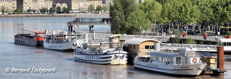 Bateaux au ponton Yves Parlier