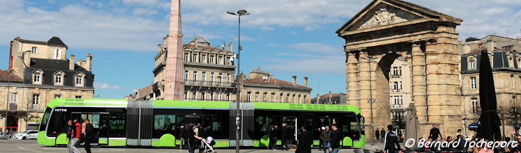 Présentation porte d'Aquitaine à Bordeaux du BHNS | Photo Bernard Tocheport