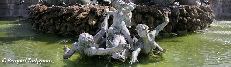 Le bonheur famillial fontaine des Girondins à Bordeaux | Photo Bernard Tocheport