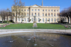 Bordeaux : bassin du jardin de la Mairie | photo 33-bordeaux.com