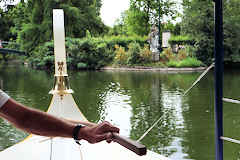 Barre et cloche du bateau Va Petit Mousse au Jardin public de Bordeaux | Photo Bernard Tocheport