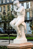 Berger jouant de la flûte au Jardin public de Bordeaux | Photo Bernard Tocheport