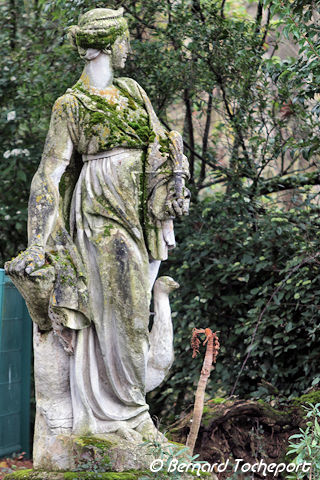 Statue de Junon avec son paon au Jardin public de Bordeaux | Photo Bernard Tocheport