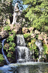 Cascade au pied de la statue de Vénus Jardin public de Bordeaux | Photo Bernard Tocheport