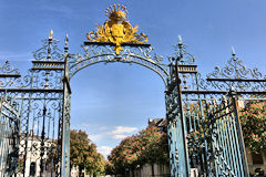 Portail d'entrée du parc bordelais et arbres de l'avenue Carnot | Photo Bernard Tocheport