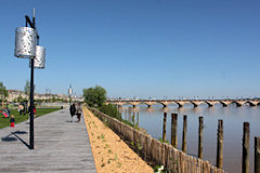 Bordeaux : promenade du parc des Sports Saint Michel 