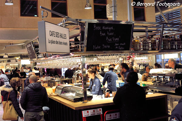 Bordeaux un café dans les Halles de Bacalan | Photo Bernard Tocheport